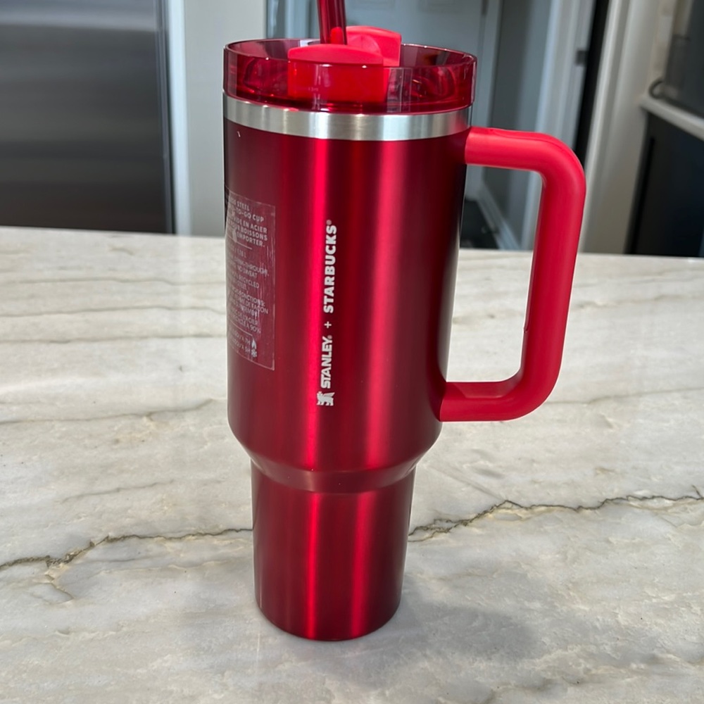 Stan lee plus Starbucks, 2023, Holiday edition, 40 fluid ounce